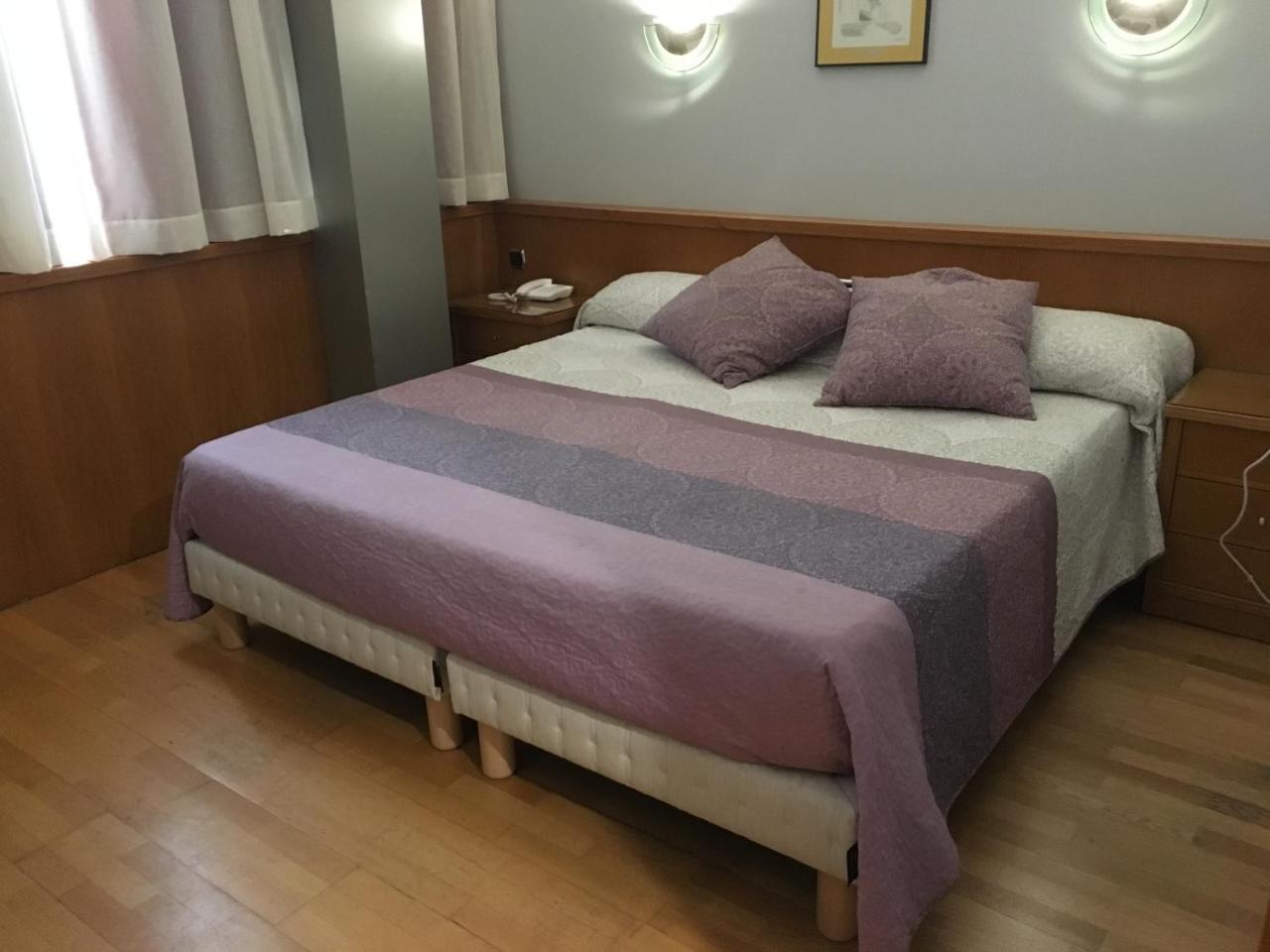Encasa Hotel Almansa Esterno foto