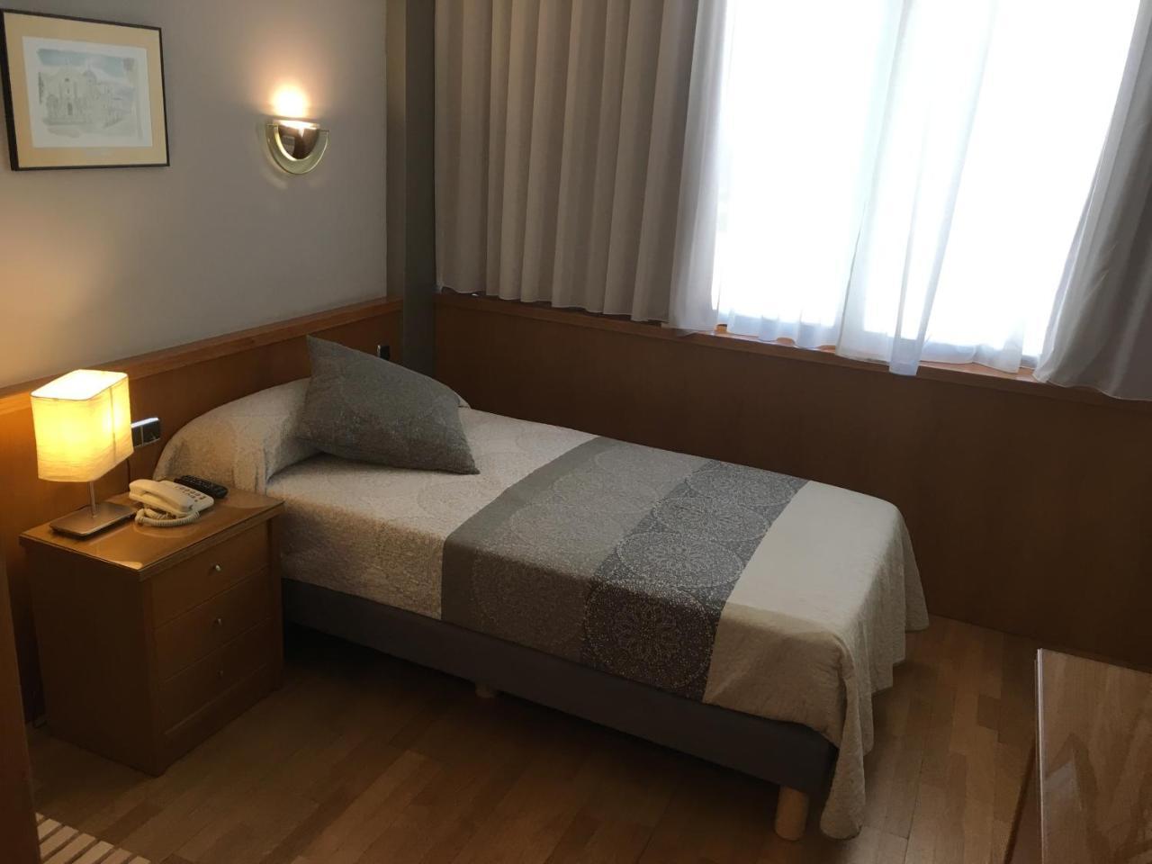 Encasa Hotel Almansa Esterno foto